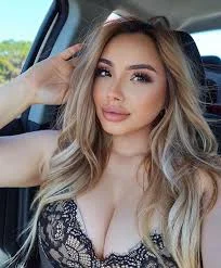 Crossing Republik call girl Zehanali